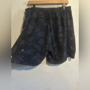 Men’s Lululemon blue camo shorts